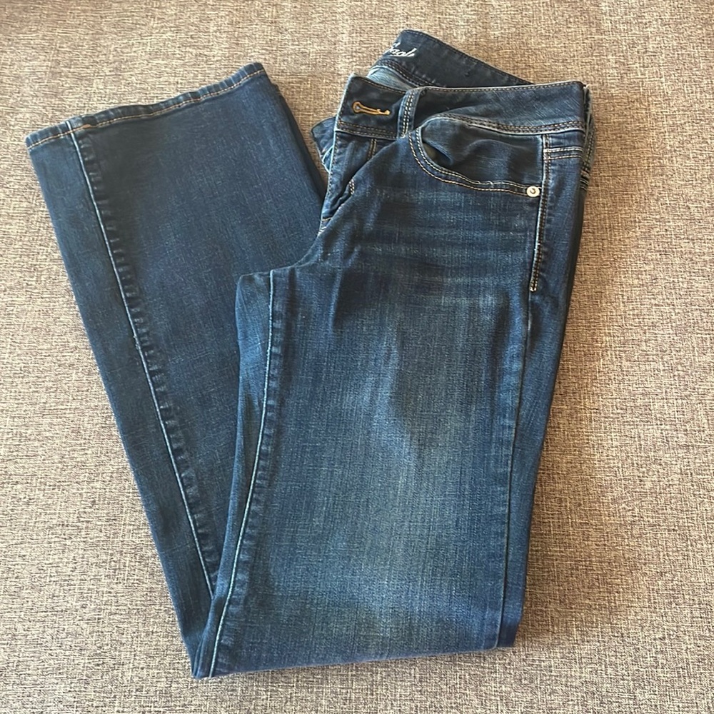 Women’s American Eagle Slim Bootcut Jeans (Size 8)